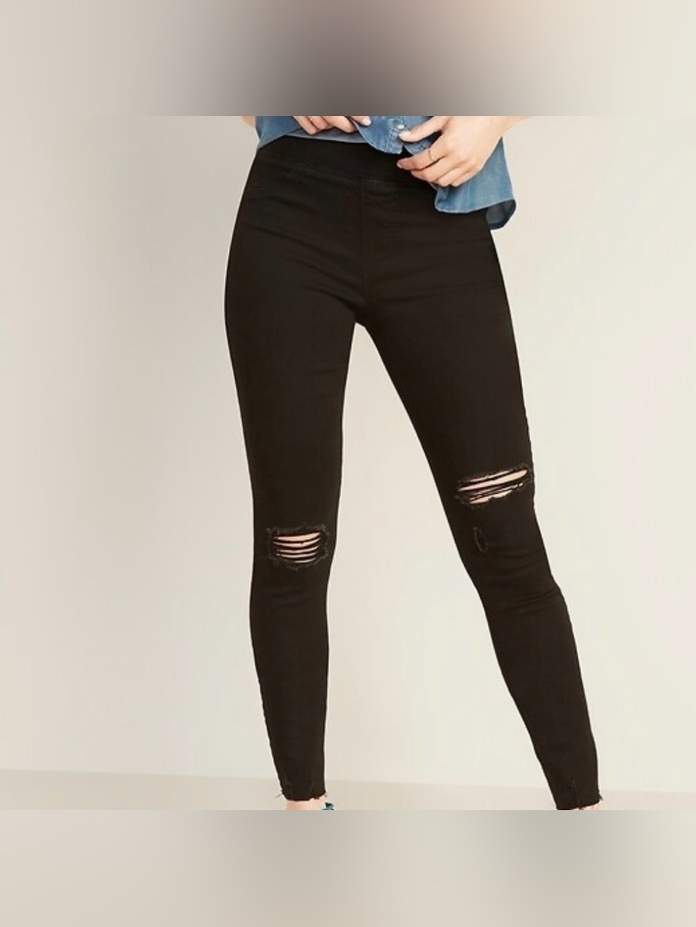 Old Navy Rockstar black jeggings women’s size 10, elastic waist, distressed